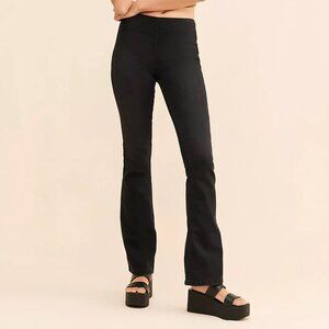 Free People Jenny Mid-Rise Bootcut Jeans — black — size 30